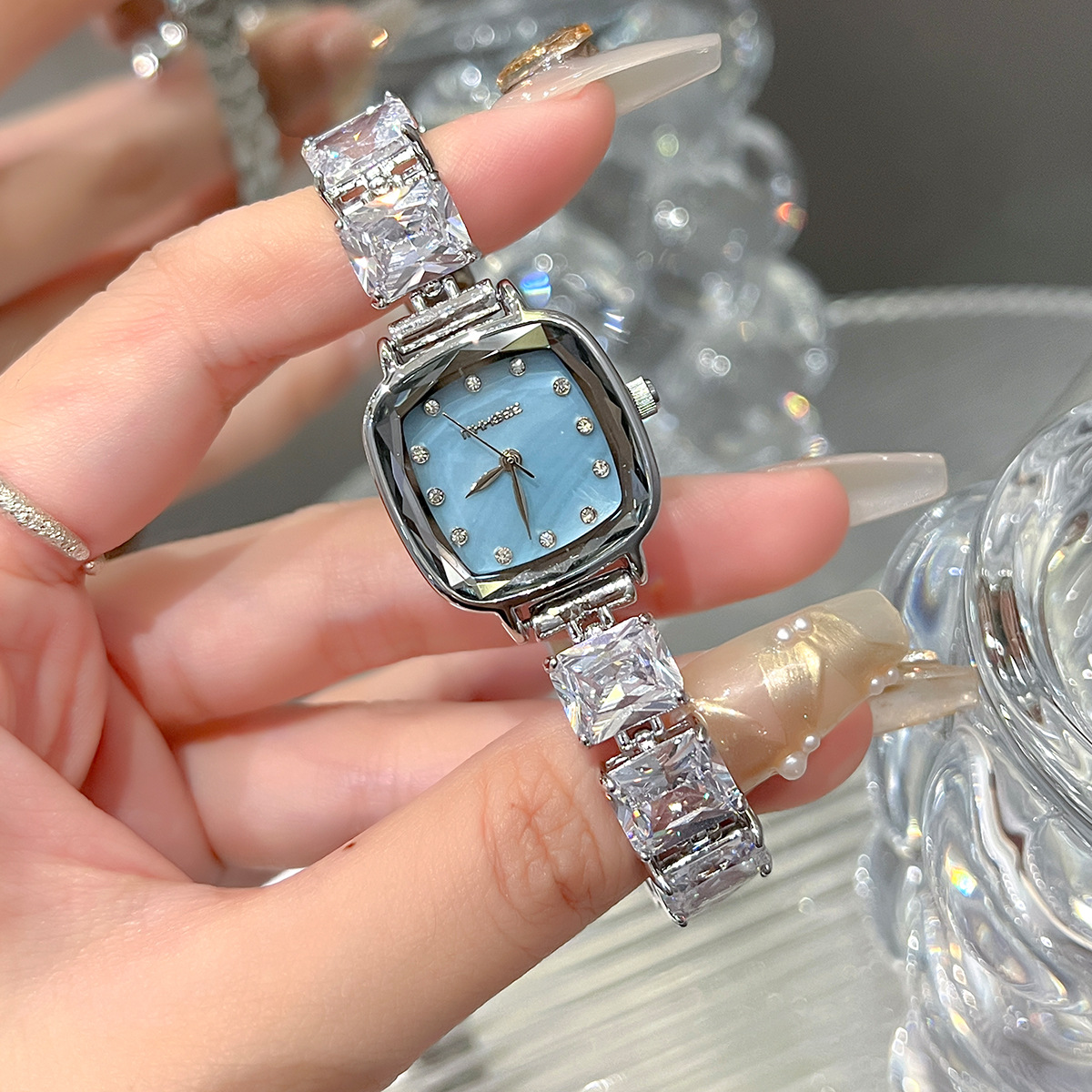 2025 ハイエンドの女性の腕時計ダイヤモンドライト高級スク - Luxury Watch Square のレビューと価格