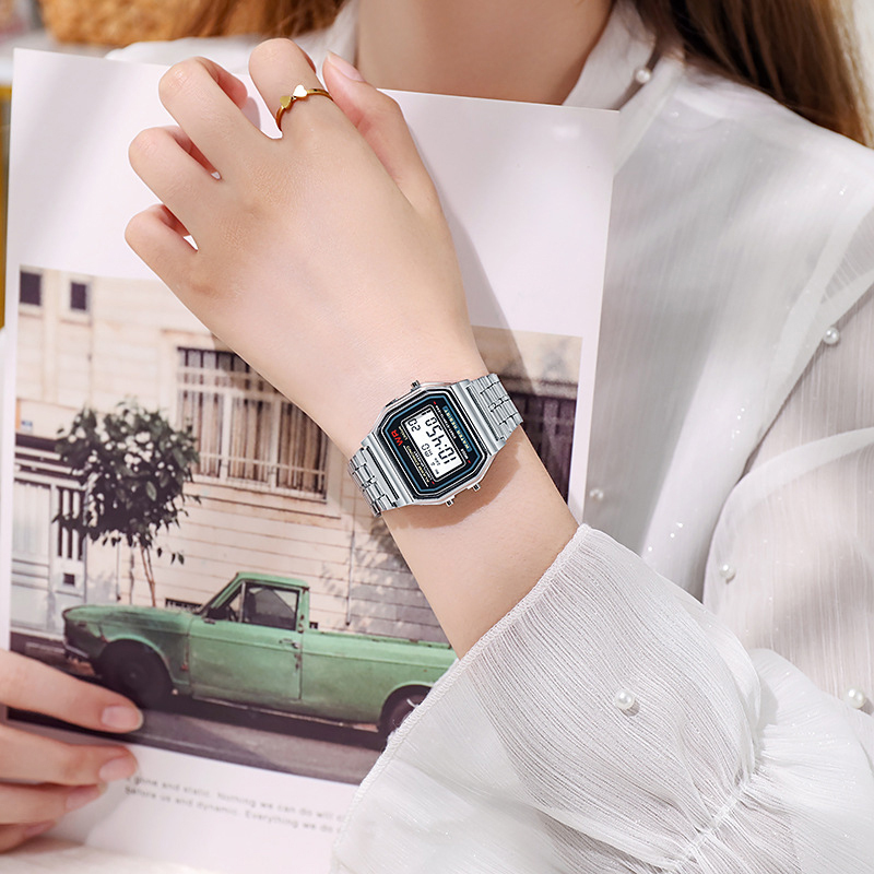 男性と女性のためのステンレス鋼の時計,防水,レトロ,デジタル - Luxury Watch Winder のレビューと価格