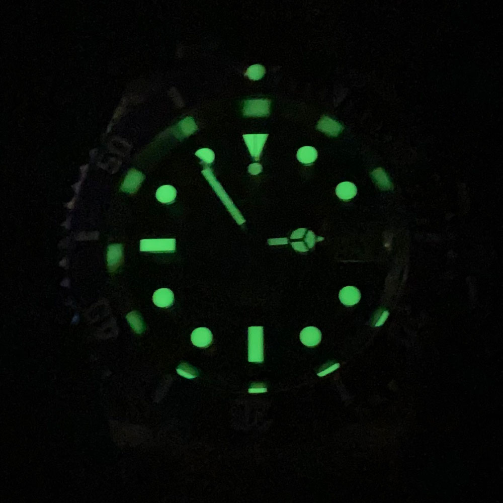 200M ダイビング タンドリオ 40mm 日本製 NH35 - Diver Watch 300M のレビューと価格