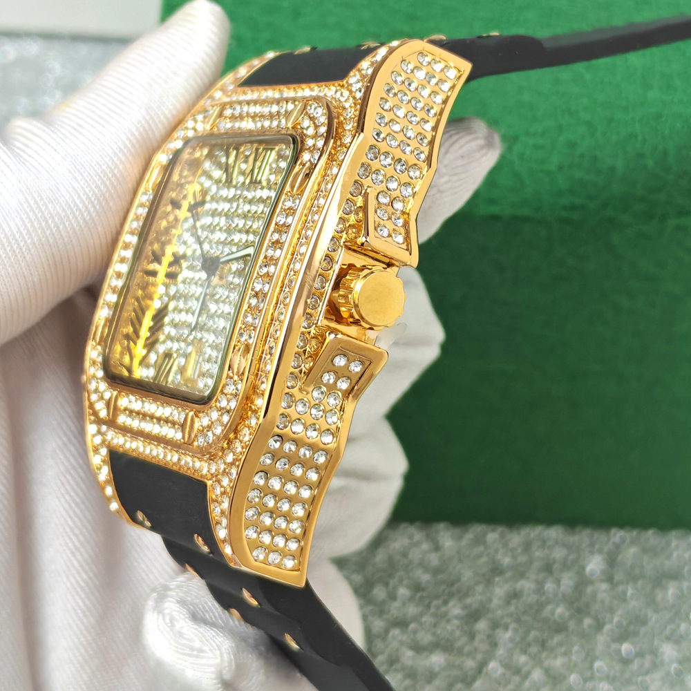 ホットファッションスクエアフルダイヤモンドクォーツ腕時計メン - Luxury Watch Rubber Strap のレビューと価格