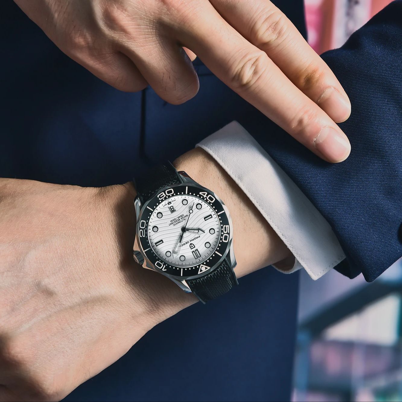パガーニデザイン モダンファッション メンズ機械式腕時計 ラ - Luxury Watch Rubber Strap のレビューと価格