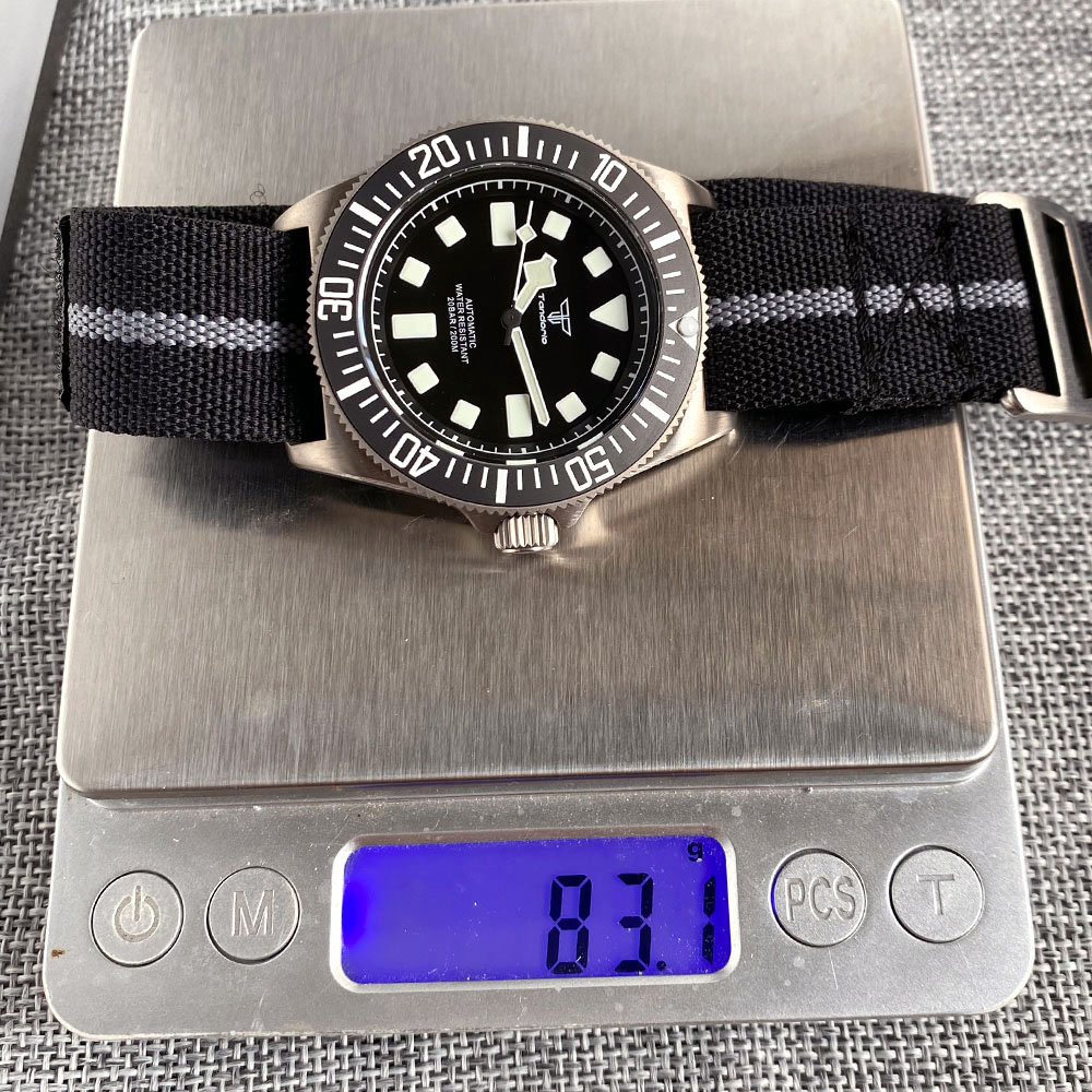 チタンケース タンドリオ 42mm レトロ FXD 日本製  - Diver Watch 300M のレビューと価格