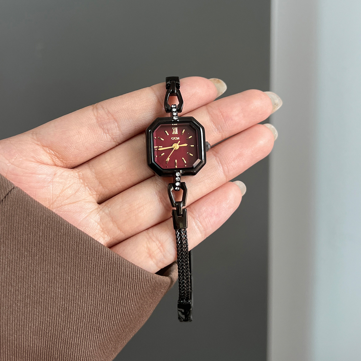 レディース腕時計ハイエンドの絶妙なスクエアブレスレットライト - Luxury Watch Square のレビューと価格