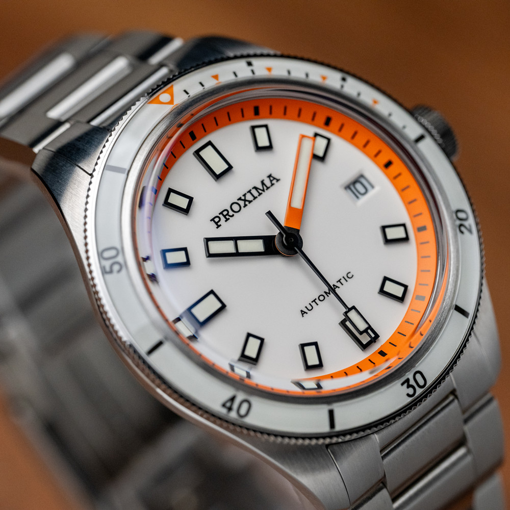 ステンレス鋼の高級時計,男性用,Ipx1703,ビジネスウォ - Diver Watch 300M のレビューと価格