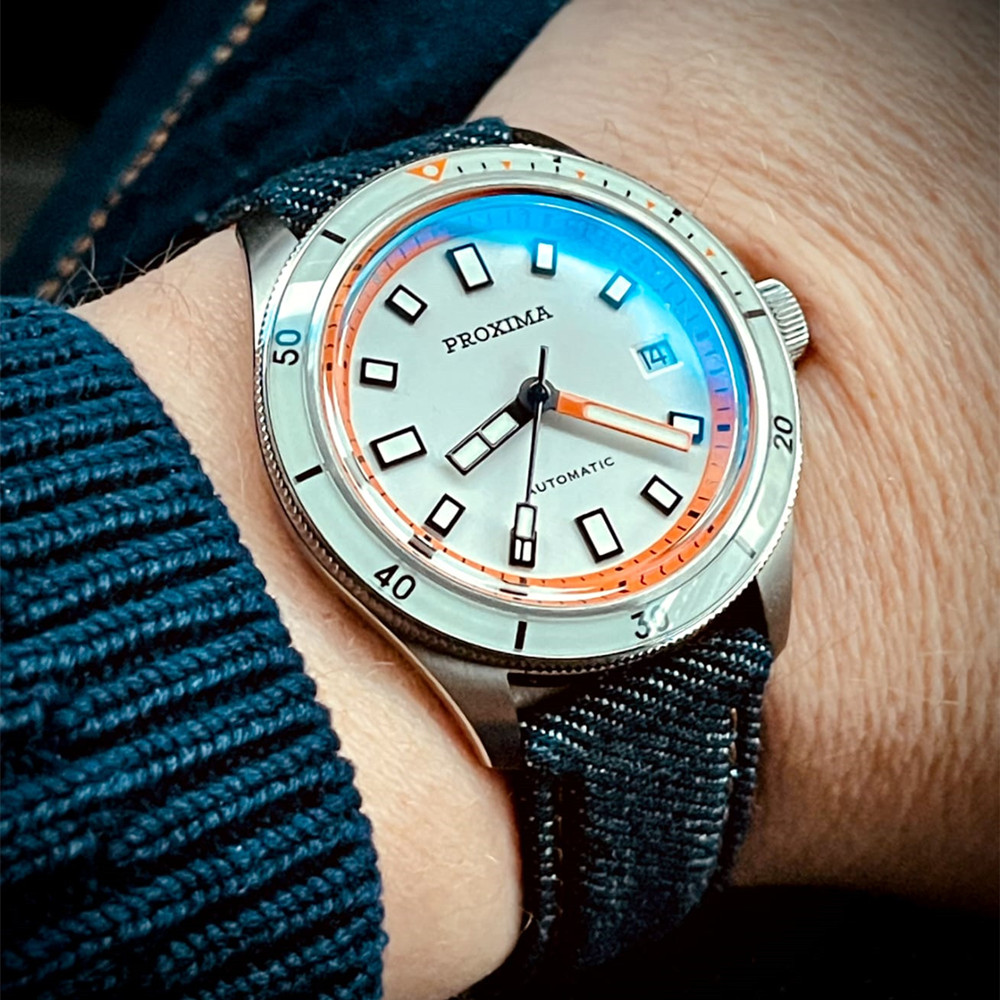 ステンレス鋼の高級時計,男性用,Ipx1703,ビジネスウォ - Diver Watch 300M のレビューと価格