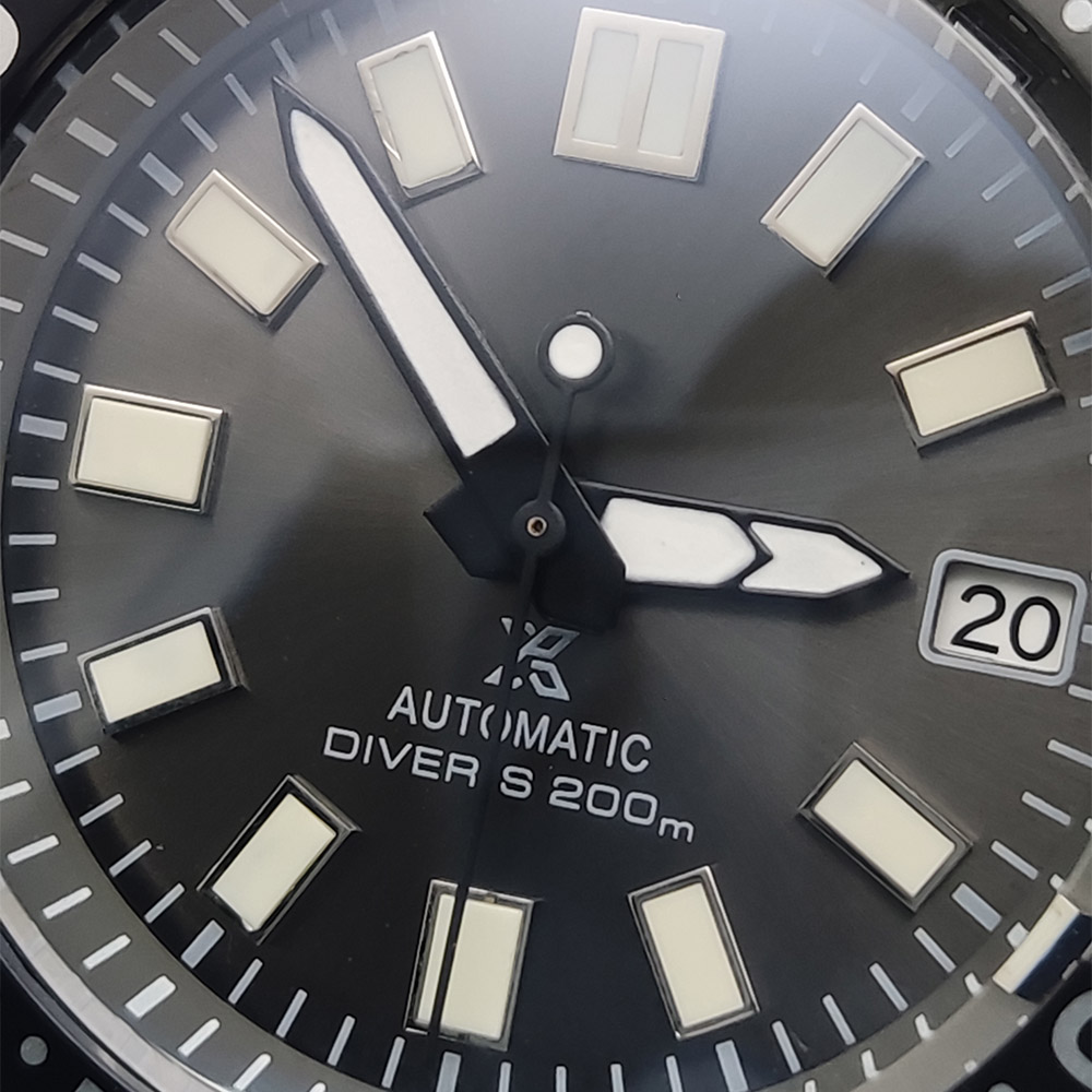 新しい NH35 腕時計男性自動巻きスポーツウォッチサファイ - Diver Watch 300M のレビューと価格