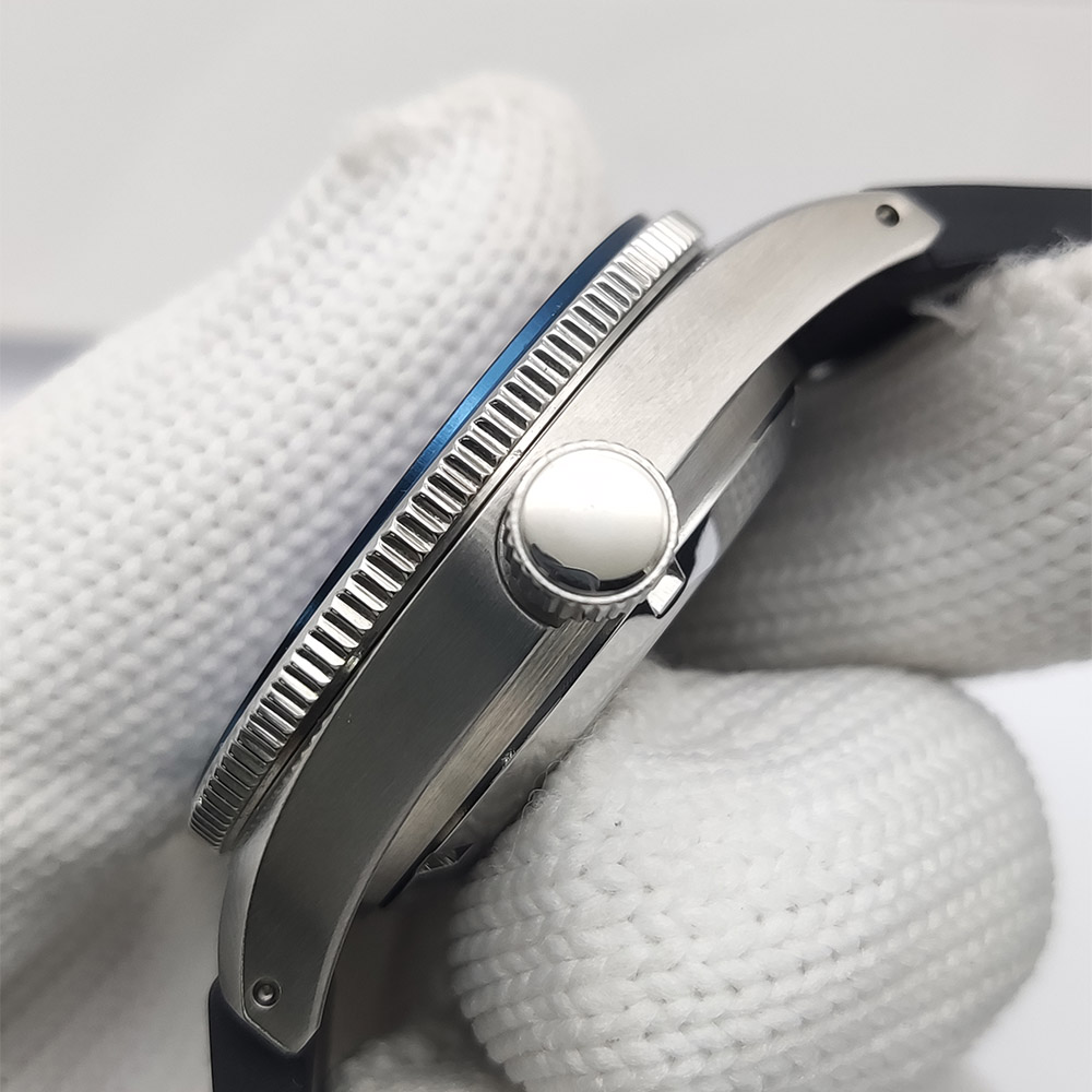新しい NH35 腕時計男性自動巻きスポーツウォッチサファイ - Diver Watch 300M のレビューと価格