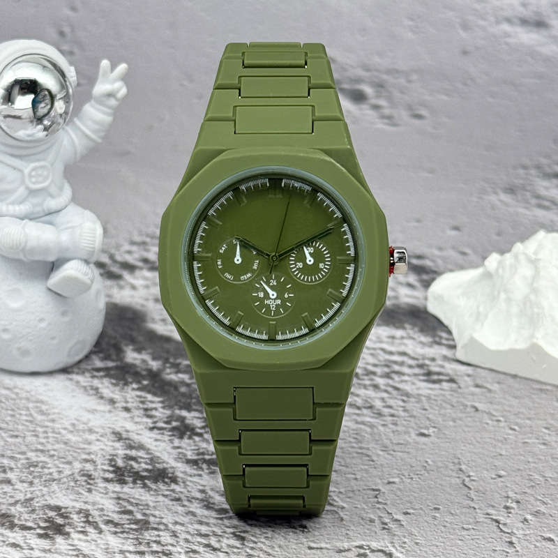 有名なブランド偽三目ダイヤル男性女性腕時計ファッションクォー - Luxury Watch Market のレビューと価格
